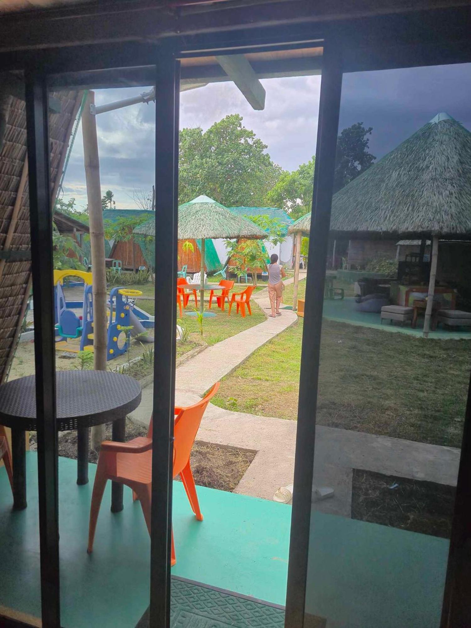 Nirvana Bamboo Houses & Dive Resort 莫阿尔博阿 外观 照片