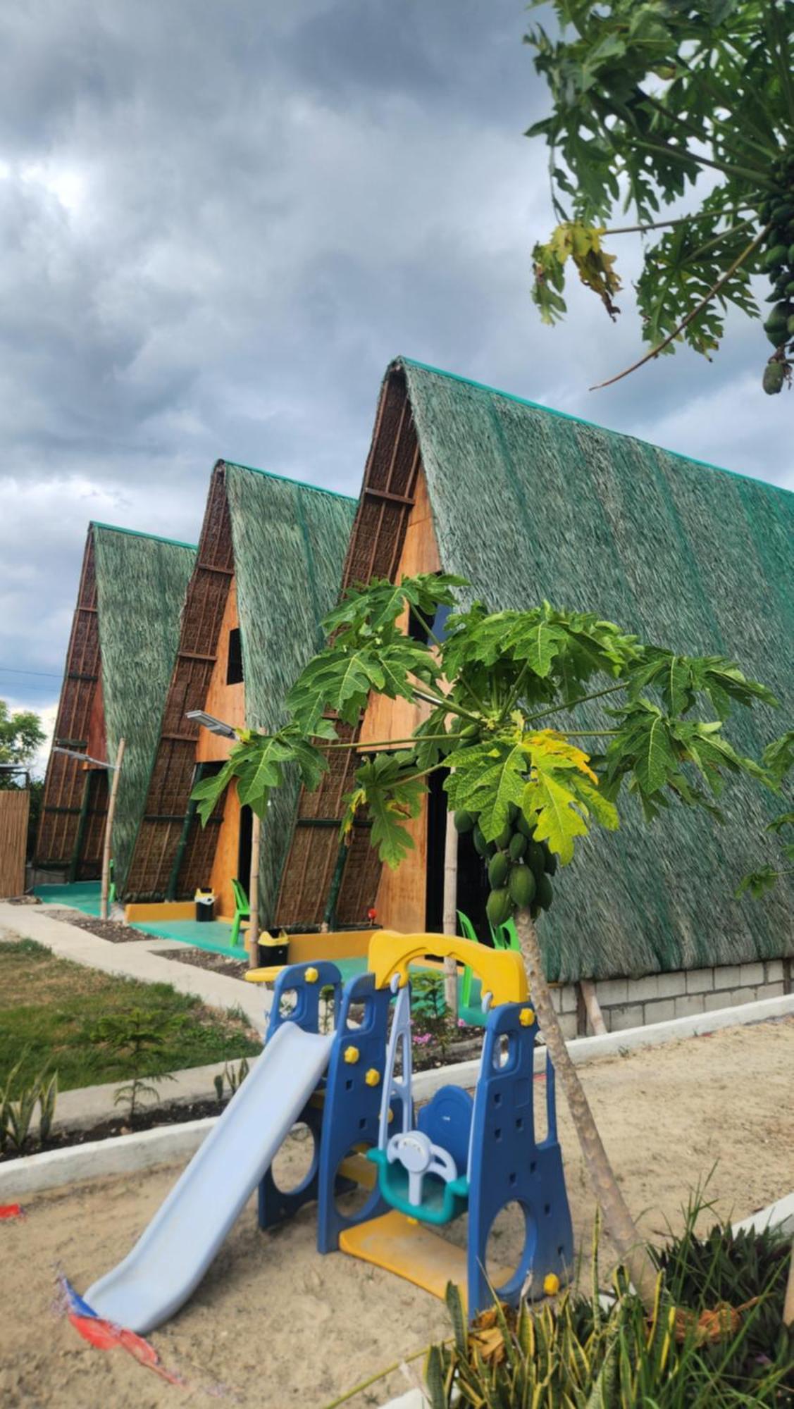 Nirvana Bamboo Houses & Dive Resort 莫阿尔博阿 外观 照片